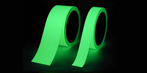 &alpha;-FLASH 高輝度蓄光テープ 発光イメージ JC級